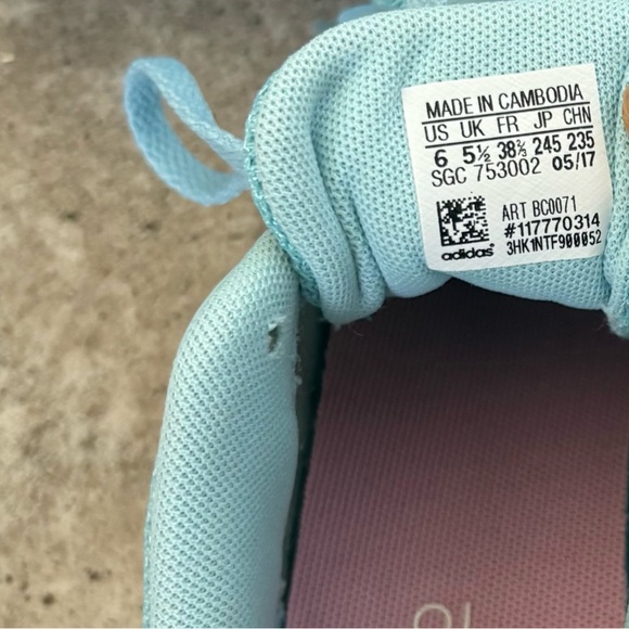 Brand new Adidas Sky Blue Casual Sneakers - Picture 2 of 7